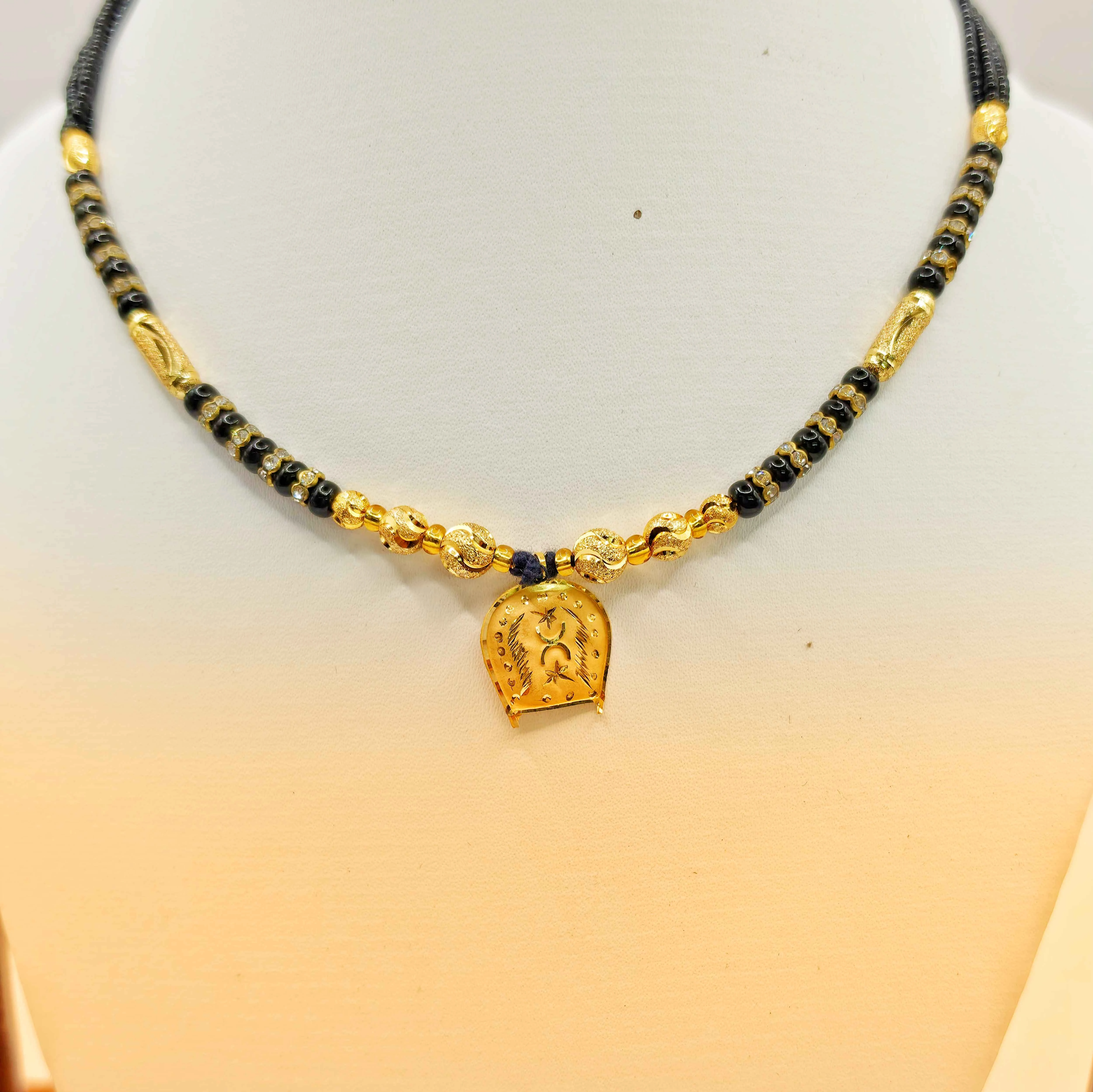 Elegant 1-Piece Kulo Black Bead Light Weight Daily Wear Necklace
