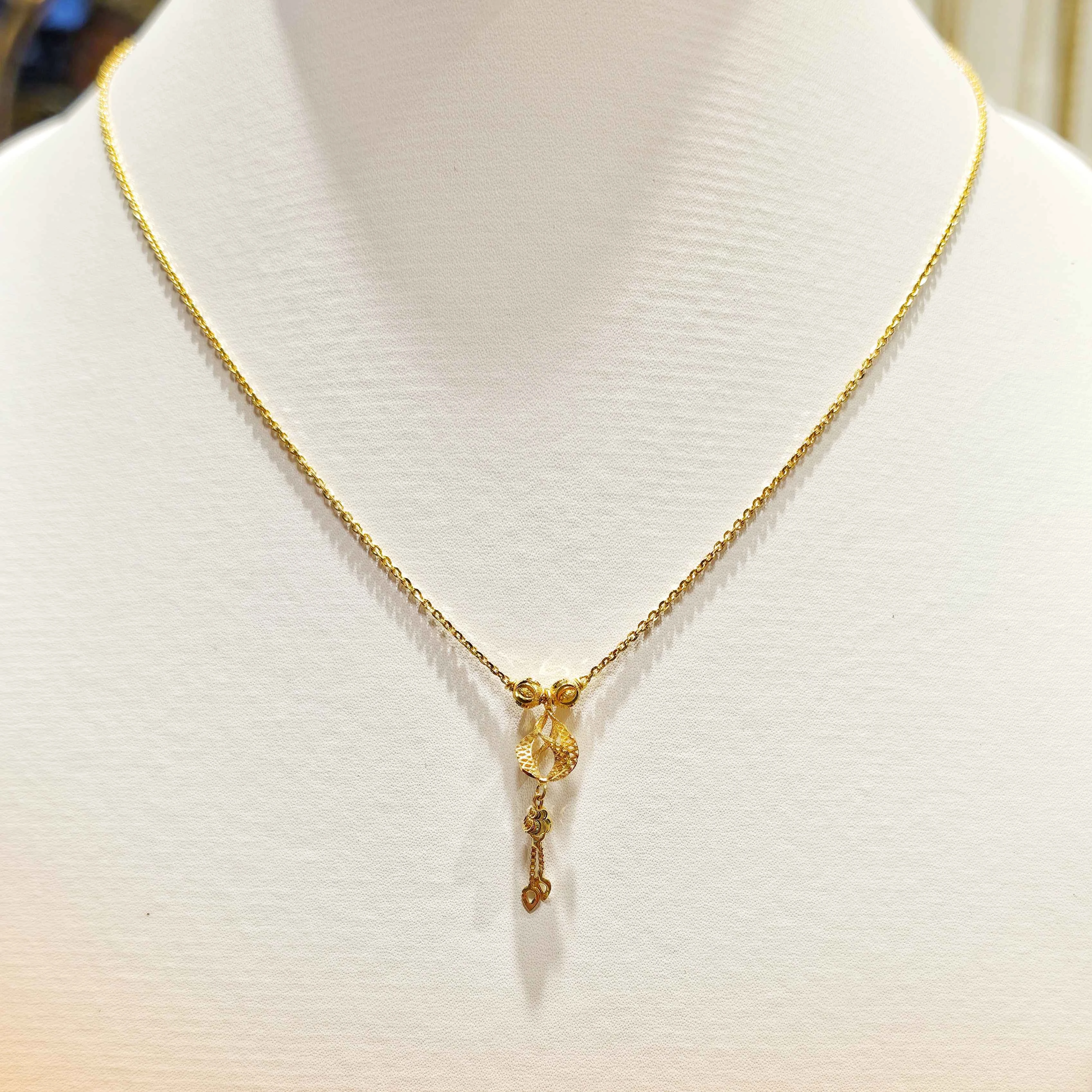 9KT DOKIA CHAIN
